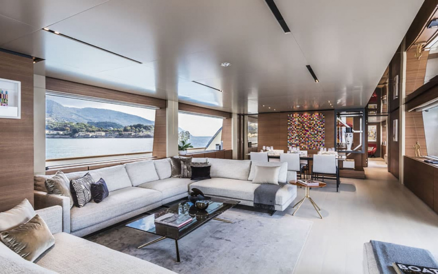 Custom Line Navetta 33